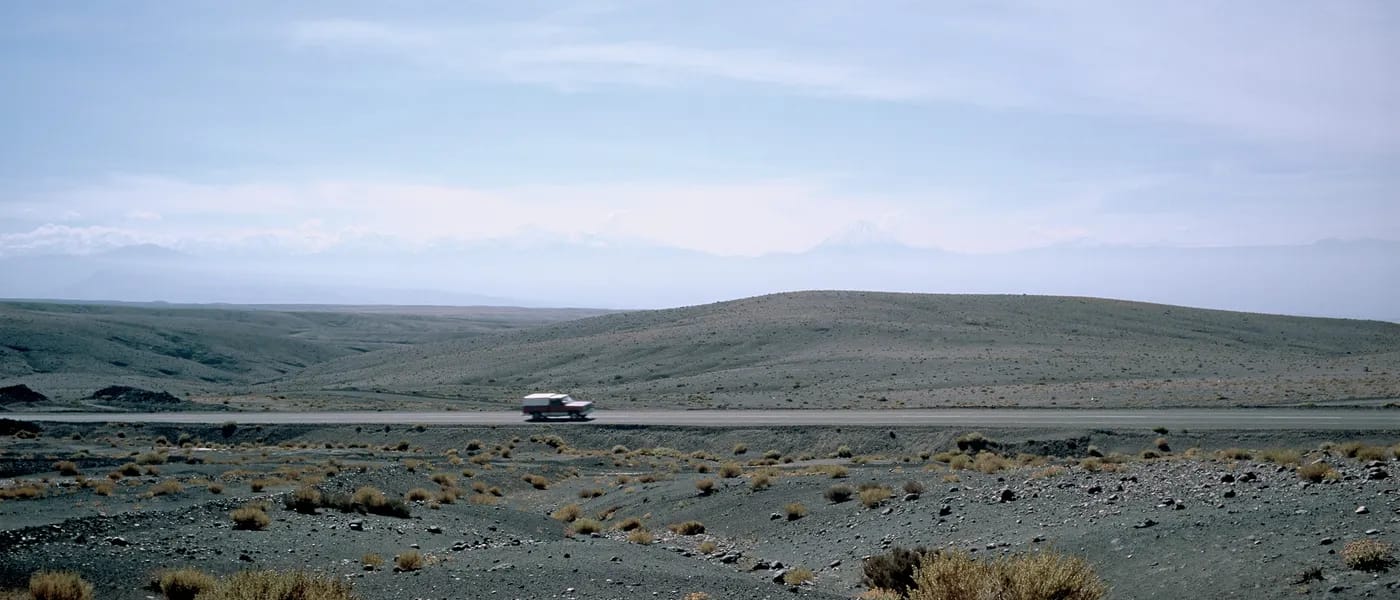 Carretera en el norte de Chile — cobertura nacional de monitoreo GPS